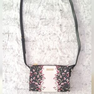 Kenneth Cole Reaction floral cross- body purse.